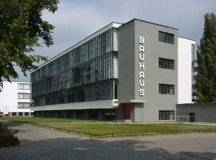 Dnyay deitiren okul: Bauhaus