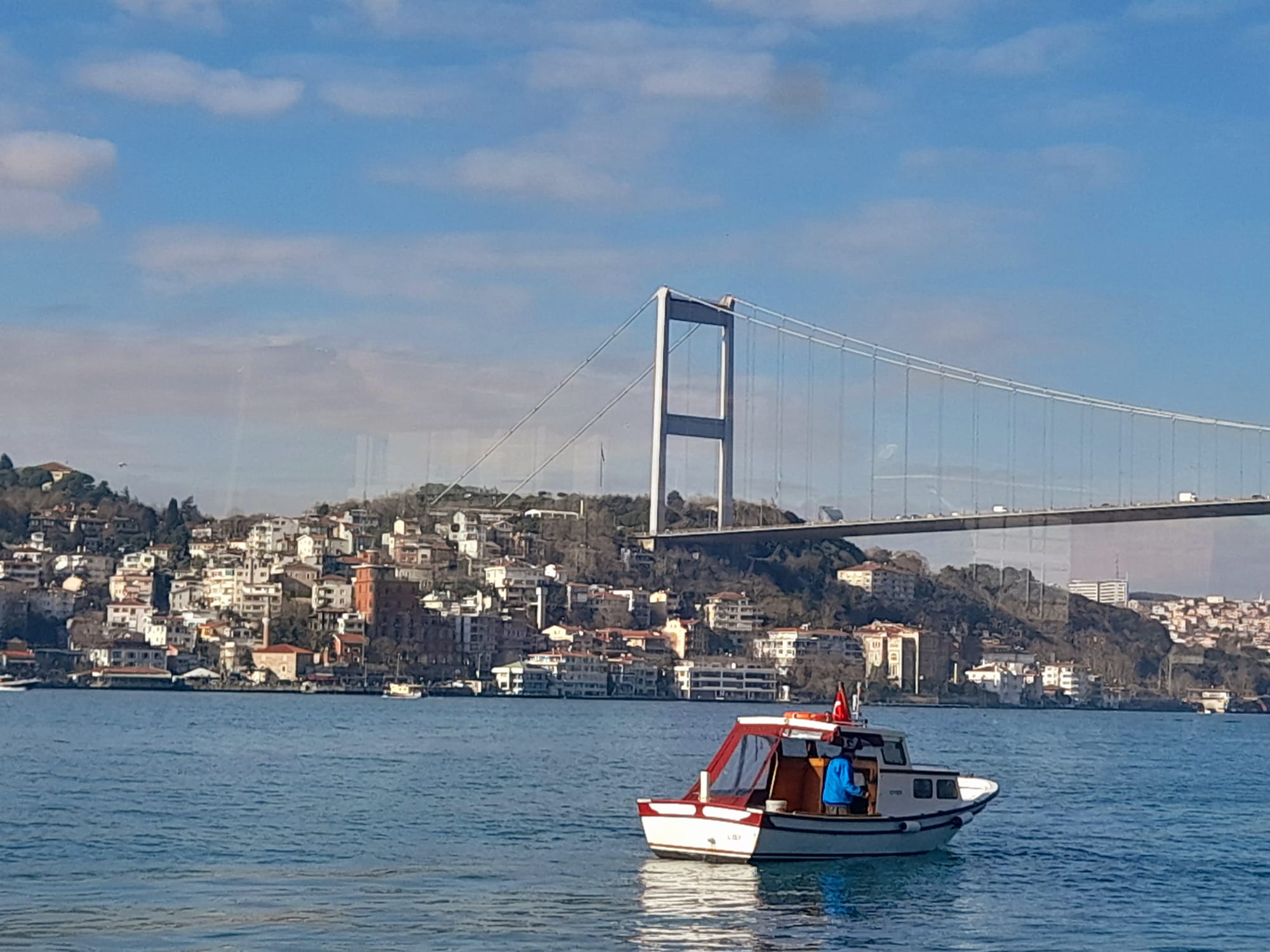 Bo�azi�i&acute;nde Avrupa Asya aras� nostaljik bir gemi yolculu�u