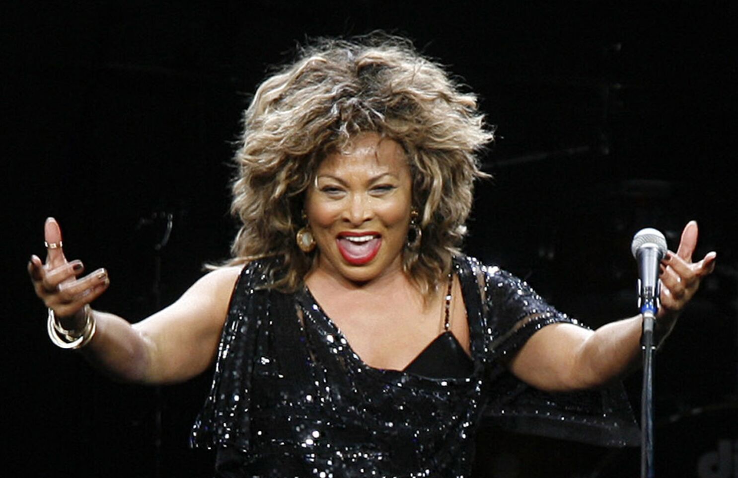 Rock mziinin efsanevi ismi Tina Turner 83 yanda hayatn kaybetti