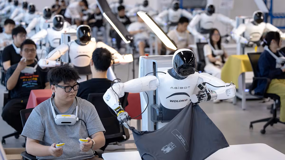 �in, insans� robotlar� e�itmek i�in �robot okullar�� a��yor